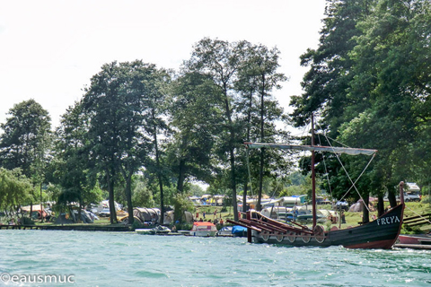 Blick auf den Campingplatz vom Wasser aus