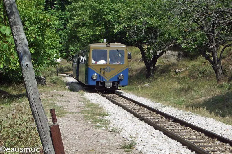 Lok auf der Schmalspurbahn