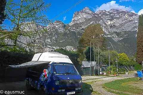 Wohnmobil auf dem Stellplatz