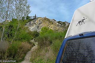 Therme oberhalb des Parkplatzes