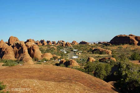 Blick von oben auf den Campground