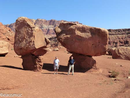 Charly und mein Vater vor Sandstone Boulders