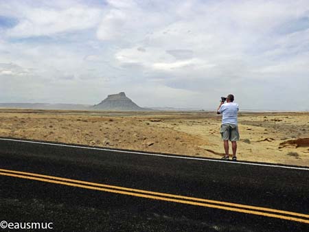 Mein Vater fotografiert die Factory Butte