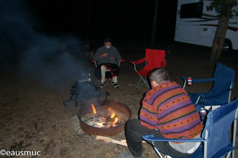 Charly und ich am Lagerfeuer