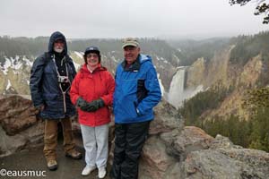 Charly, Christa und mein Vater vor dem Wasserfall