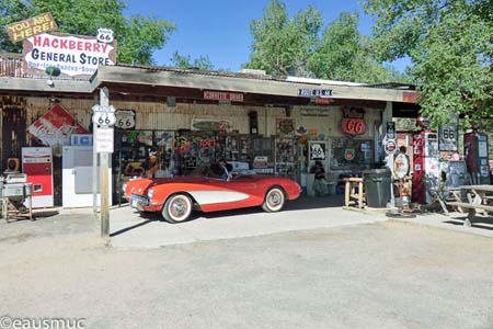 Corvette vor dem Hackberry General Store