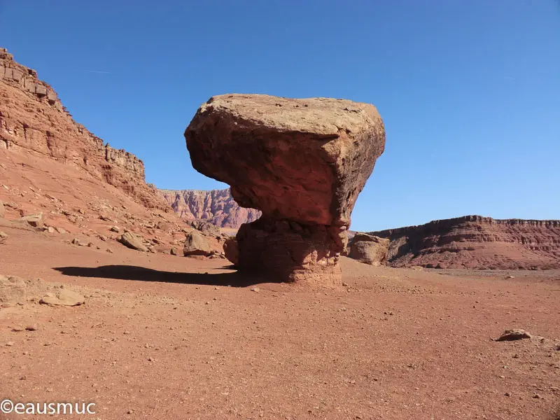 Marble Canyon /  Sandstone Boulder