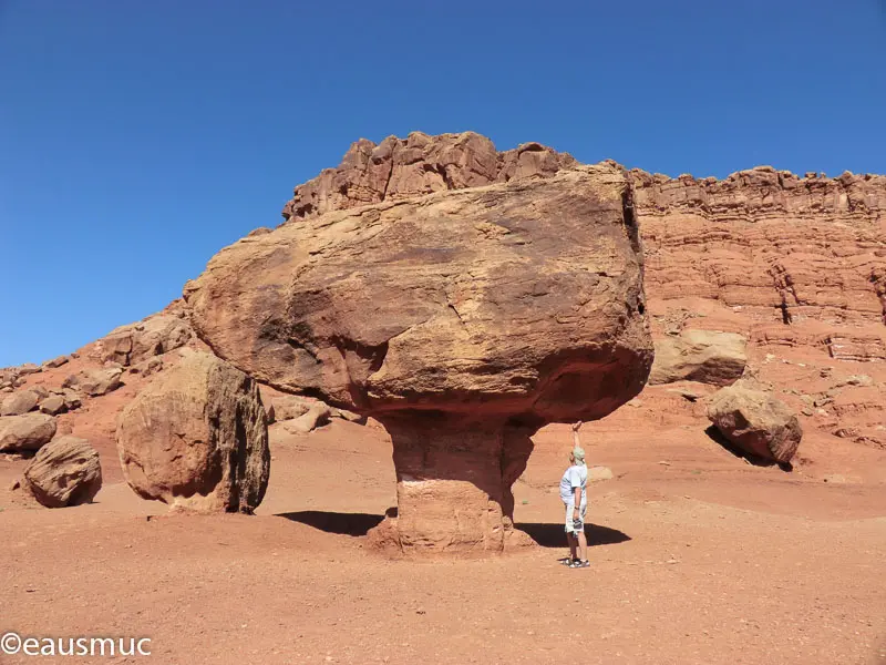 Marble Canyon /  Sandstone Boulder