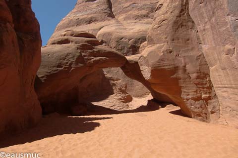 Sand Dune Arch