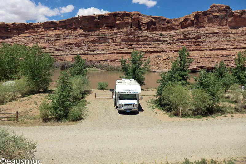 Wohnmobil am Ufer des Colorado