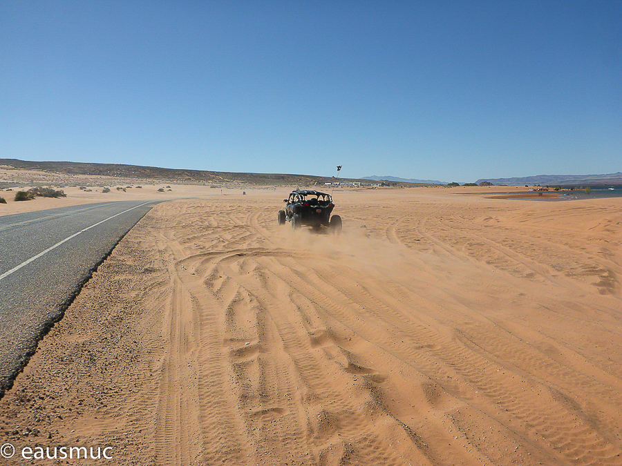 Sandbuggy neben der Straße